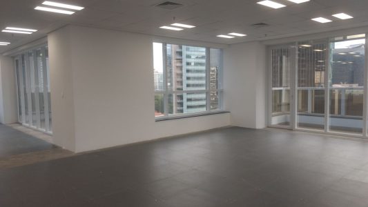 Andar Corporativo Venda ou Locação no Itaim Bibi com 724 m²